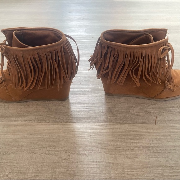 Route 66 womens rust tan faux suede fringed booties 3" wedge heels 10 - Picture 5 of 10